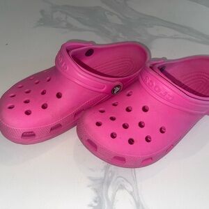 CROCS Women's Vibrant Pink Clogs